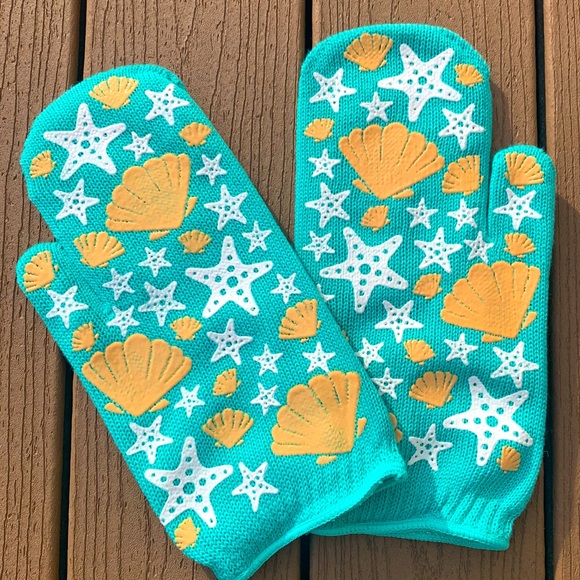 🆕TARA TESHER TEMPTATIONS SEASHELLS OUTDOOR FLAME RESISTANT OVEN GRILL MITTS NWTS - Picture 1 of 3